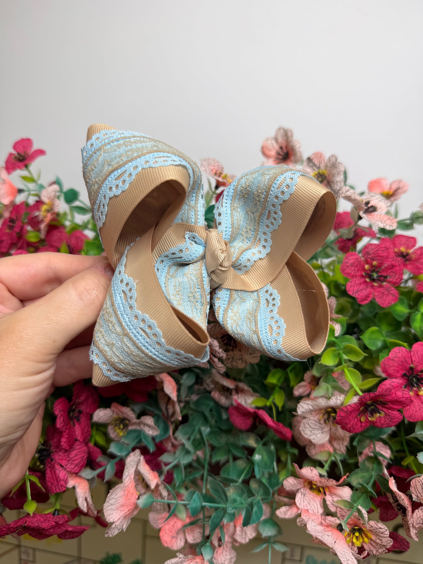 4” Clip | Tan w Blue