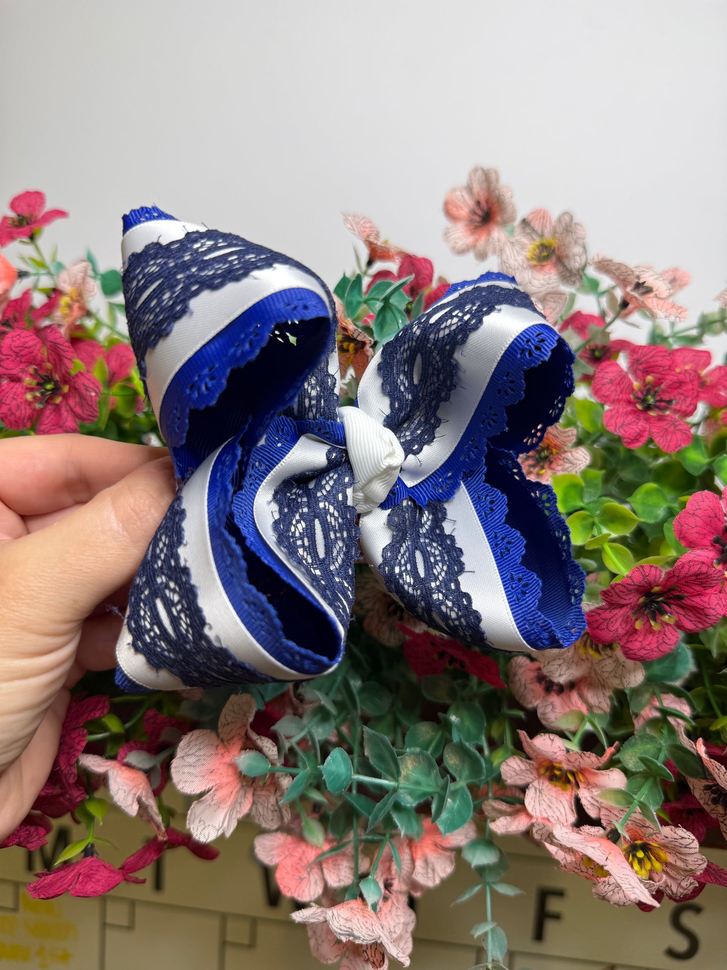 4” Clip | Blue Scalloped w White