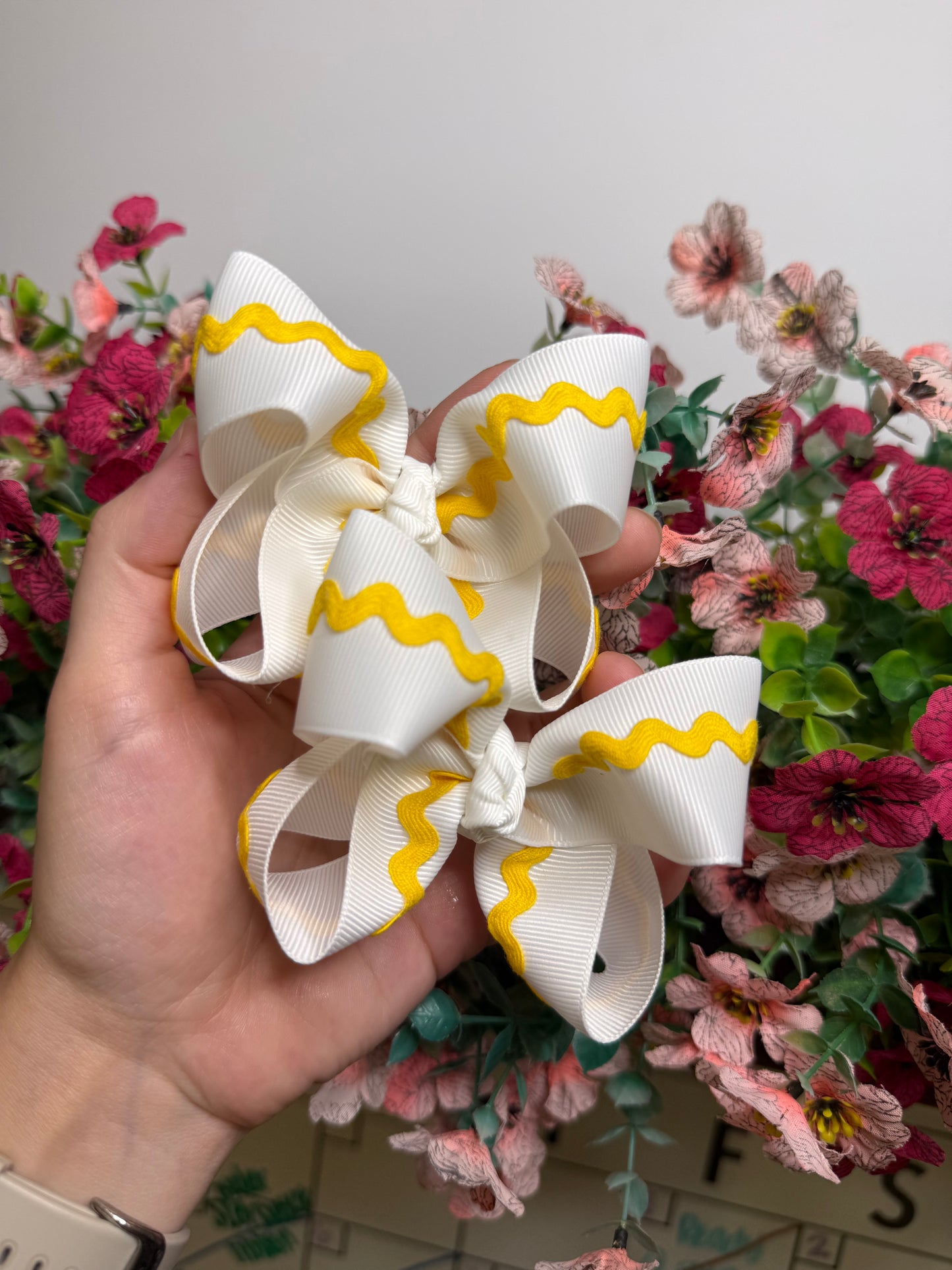 Piggies | White w Yellow