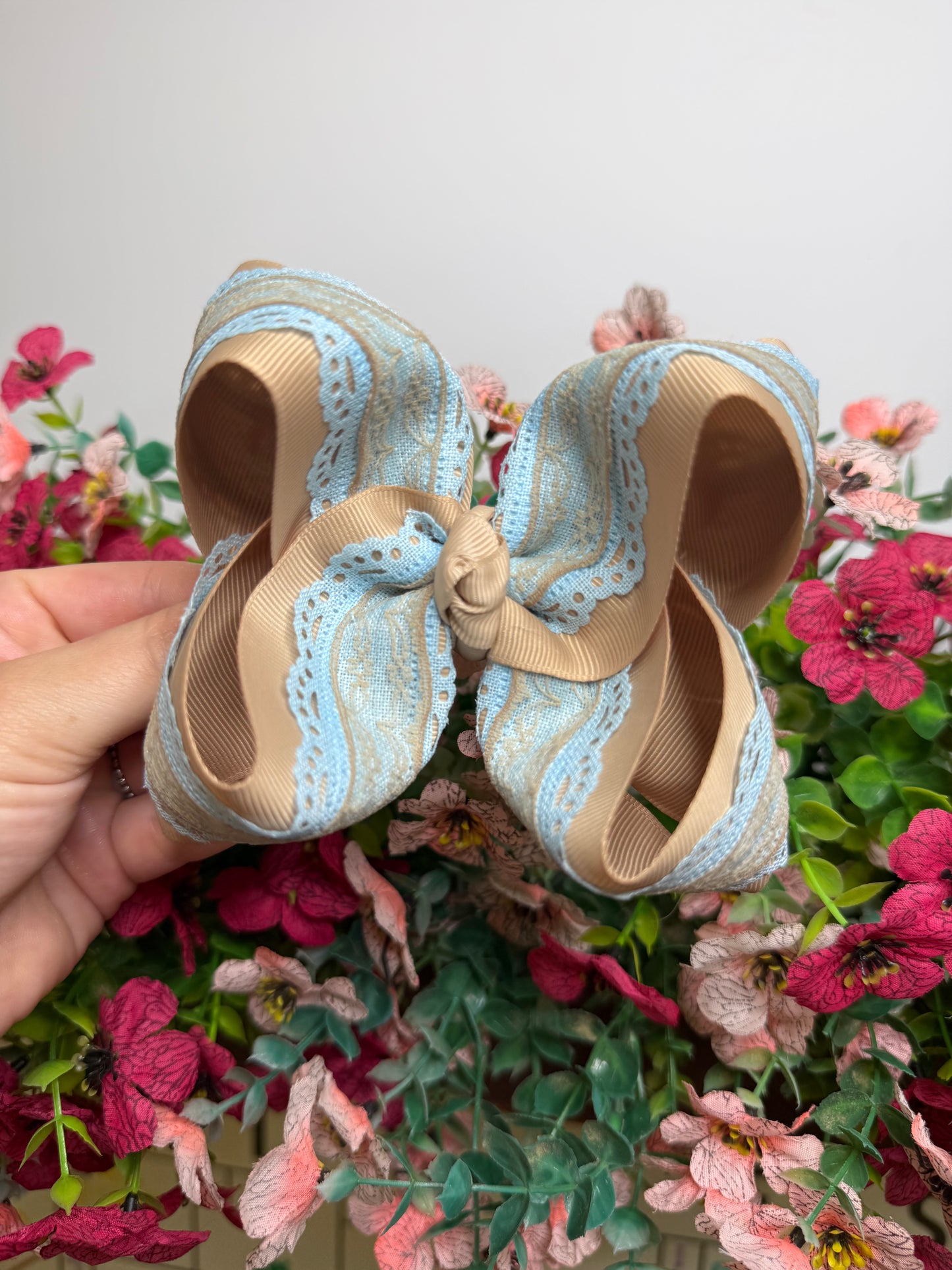 4” Clip | Tan w Blue