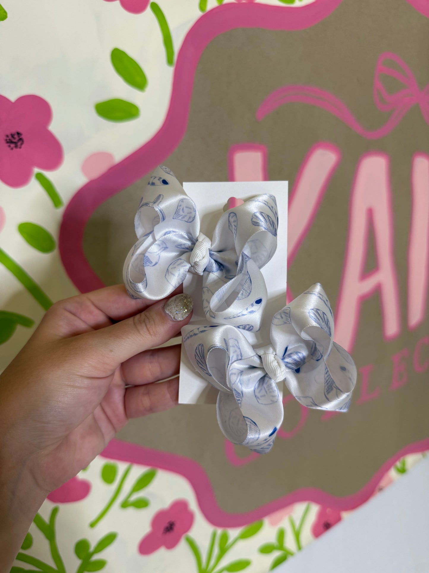 Mini Piggies White Satin w Seashells